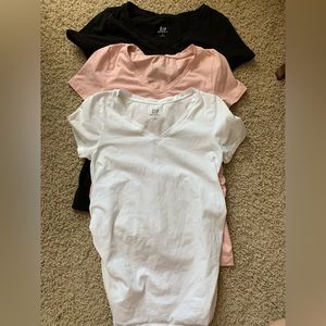 Maternity T-shirt 3 pack lot, Gap, like new